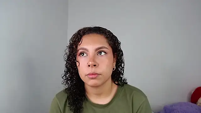 ViolettaMiller  online show from February 9, 2026, 1:31 pm