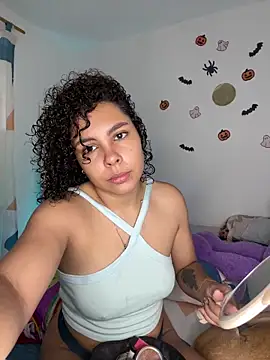 Snapshot of ViolettaMiller_ chatting on October 24, 2025, 1:10 pm ViolettaMiller online show from October 24, 2025, 1:10 pm