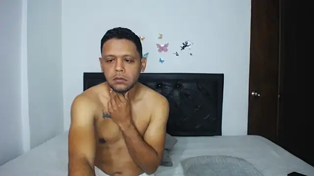 Snapshot of luna_pitufo chatting on October 13, 2025, 9:44 am luna pitufo online show from October 13, 2025, 9:44 am