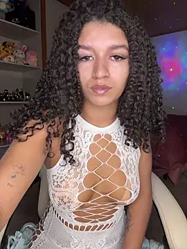 Snapshot of larajuli chatting on July 26, 2026, 6:37 pm larajuli online show from July 26, 2026, 6:37 pm