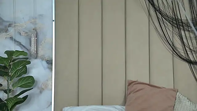 Snapshot of LilithAmory chatting on November 4, 2025, 8:34 pm LilithAmory online show from November 4, 2025, 8:34 pm