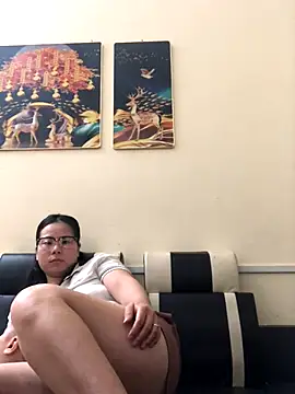 Snapshot of leehank01 chatting on October 31, 2025, 1:52 pm leehank01 online show from October 31, 2025, 1:52 pm