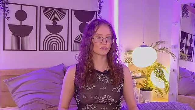 -VivienRay- online show from June 8, 2026, 5:24 pm