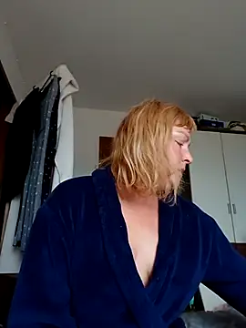 Snapshot of LiluLiluLilu chatting on April 14, 2026, 7:24 am LiluLiluLilu online show from April 14, 2026, 7:24 am