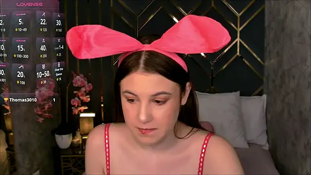 MelanieHenders online show from November 17, 2025, 5:55 am