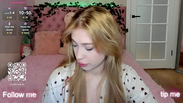 LightStar 18 online show from November 27, 2025, 3:23 pm