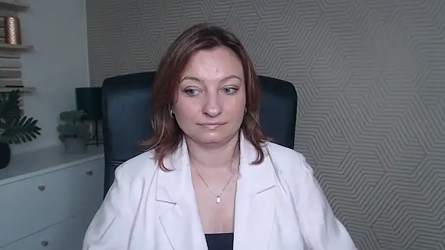 Snapshot of angelaSamt chatting on November 4, 2025, 10:30 am angelaSamt online show from November 4, 2025, 10:30 am