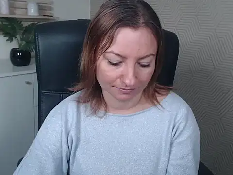 Snapshot of angelaSamt chatting on September 24, 2025, 6:20 am angelaSamt online show from September 24, 2025, 6:20 am