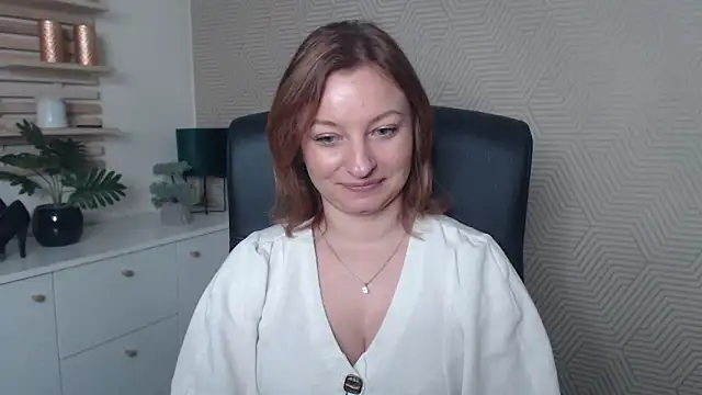 Snapshot of angelaSamt chatting on November 7, 2025, 6:51 am angelaSamt online show from November 7, 2025, 6:51 am