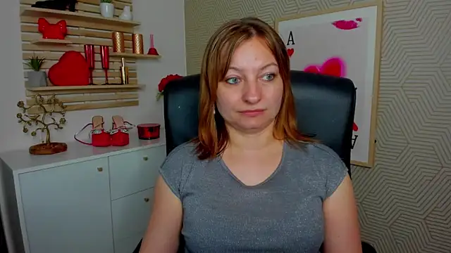 angelaSamt online show from May 6, 2026, 5:33 am