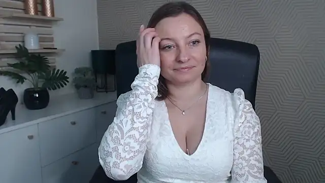 Snapshot of angelaSamt chatting on December 5, 2025, 6:45 am angelaSamt online show from December 5, 2025, 6:45 am