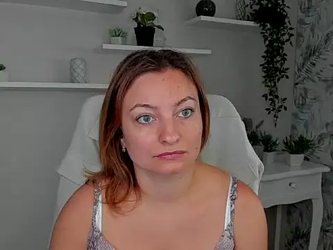 Snapshot of angelaSamt chatting on September 9, 2025, 5:50 am angelaSamt online show from September 9, 2025, 5:50 am