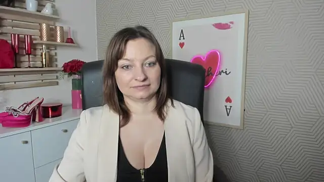 Snapshot of angelaSamt chatting on February 24, 2026, 7:42 am angelaSamt online show from February 24, 2026, 7:42 am