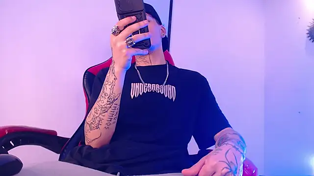 Anhonymus  online show from September 28, 2025, 4:19 am