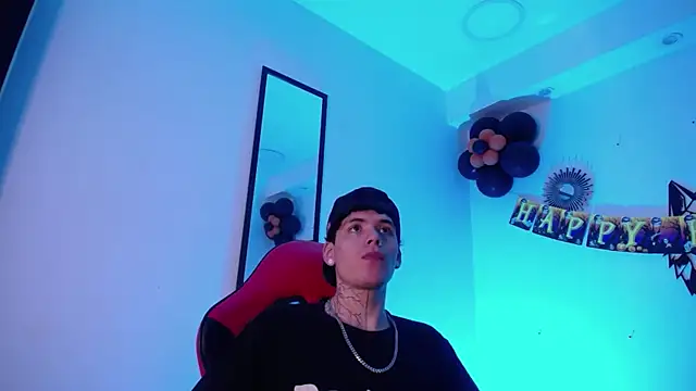 Anhonymus  online show from October 22, 2025, 4:01 am