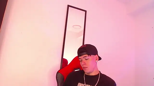 Anhonymus  online show from September 12, 2025, 4:01 am