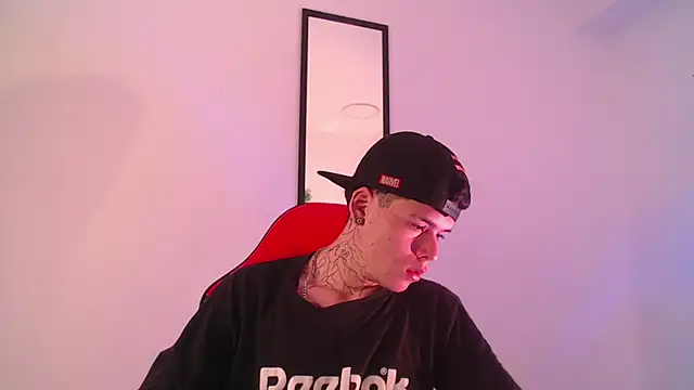 Anhonymus  online show from September 23, 2025, 3:57 am