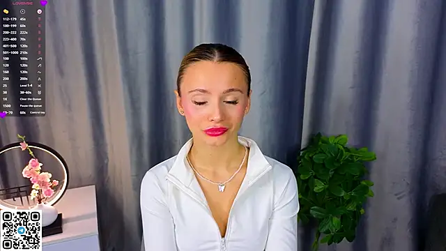 NaughtySeraphine online show from March 4, 2026, 5:26 am