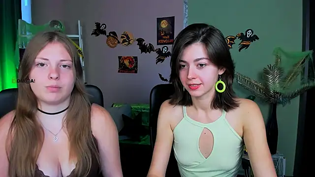 kitniss dreamy online show from October 28, 2025, 1:21 pm