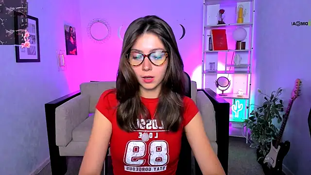 Snapshot of kitniss_dreamy chatting on August 5, 2026, 1:43 am kitniss dreamy online show from August 5, 2026, 1:43 am