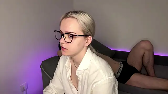 Snapshot of bawdycouplee chatting on November 27, 2025, 1:44 pm bawdycouplee online show from November 27, 2025, 1:44 pm