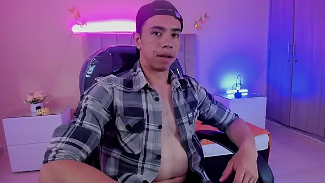 Muscle Scott online show from November 13, 2025, 12:53 pm