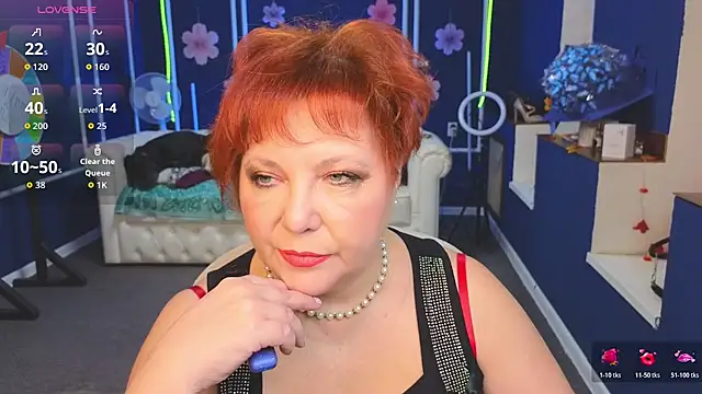 Kira Kenett online show from December 3, 2025, 7:08 am