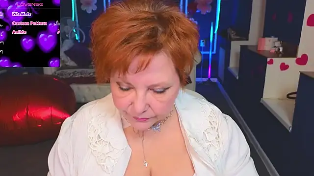 Kira Kenett online show from February 17, 2026, 4:26 pm