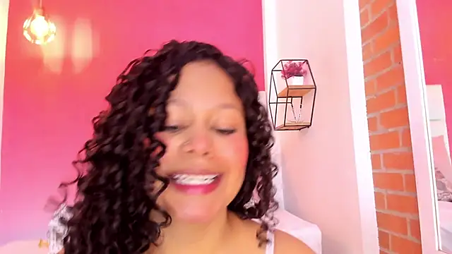 Snapshot of kendal_sexy3 chatting on September 27, 2025, 12:33 pm kendal sexy3 online show from September 27, 2025, 12:33 pm