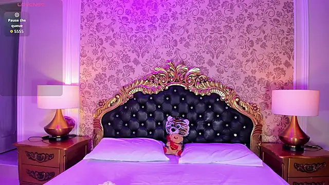 Snapshot of HatsaJones chatting on October 21, 2025, 3:50 am HatsaJones online show from October 21, 2025, 3:50 am