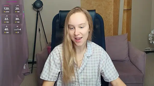 SoonMoor online show from December 17, 2025, 6:57 pm