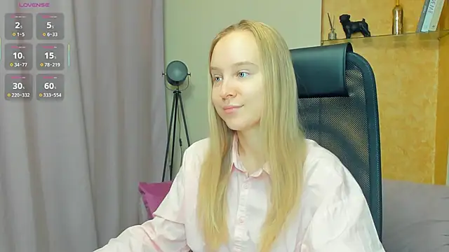 SoonMoor online show from November 25, 2025, 7:03 pm