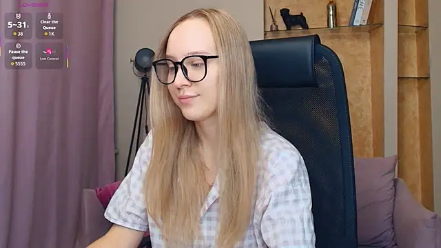 SoonMoor online show from November 29, 2025, 7:14 pm