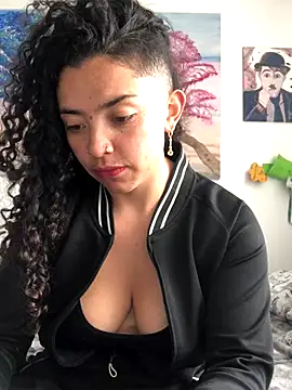 Snapshot of Paris_11 chatting on November 24, 2025, 6:08 pm Paris 11 online show from November 24, 2025, 6:08 pm