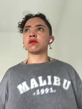 Snapshot of Paris_11 chatting on October 16, 2025, 2:58 pm Paris 11 online show from October 16, 2025, 2:58 pm