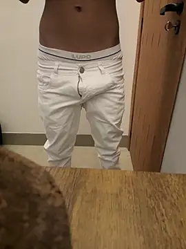 Snapshot of oconnnel chatting on November 23, 2025, 3:33 pm oconnnel online show from November 23, 2025, 3:33 pm