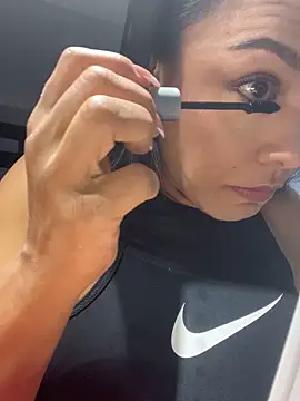 Snapshot of TiffanyyLam chatting on September 12, 2025, 11:10 am TiffanyyLam online show from September 12, 2025, 11:10 am