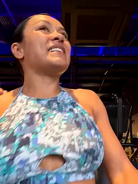 Snapshot of TiffanyyLam chatting on October 20, 2025, 11:55 am TiffanyyLam online show from October 20, 2025, 11:55 am