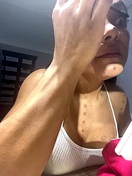 Snapshot of TiffanyyLam chatting on September 11, 2025, 11:21 am TiffanyyLam online show from September 11, 2025, 11:21 am