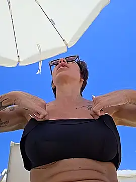 sexy7883 online show from June 19, 2026, 10:54 am