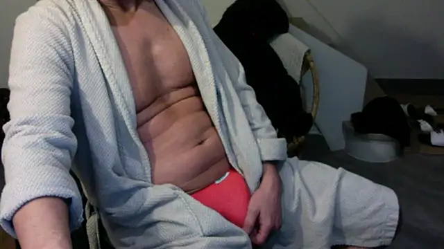 Snapshot of thelutty chatting on November 26, 2025, 9:26 pm thelutty online show from November 26, 2025, 9:26 pm