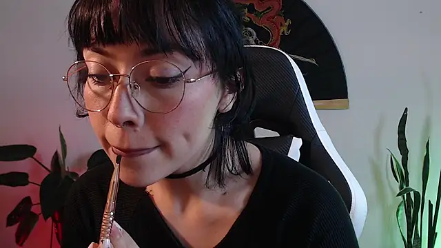 Ellyuwuw online show from January 14, 2026, 10:13 pm