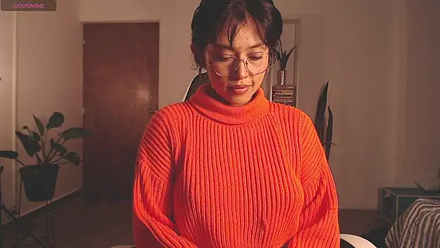 Ellyuwuw online show from November 21, 2025, 1:59 am