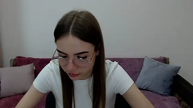 Snapshot of aSingleOne chatting on October 15, 2025, 5:50 am aSingleOne online show from October 15, 2025, 5:50 am