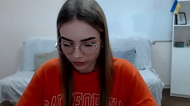 Snapshot of aSingleOne chatting on November 16, 2025, 6:12 pm aSingleOne online show from November 16, 2025, 6:12 pm