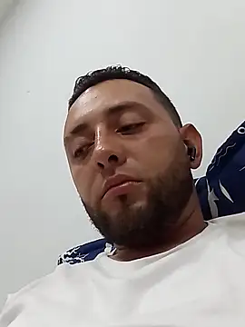 Snapshot of angelitocalientico chatting on May 17, 2026, 11:32 am angelitocalientico online show from May 17, 2026, 11:32 am