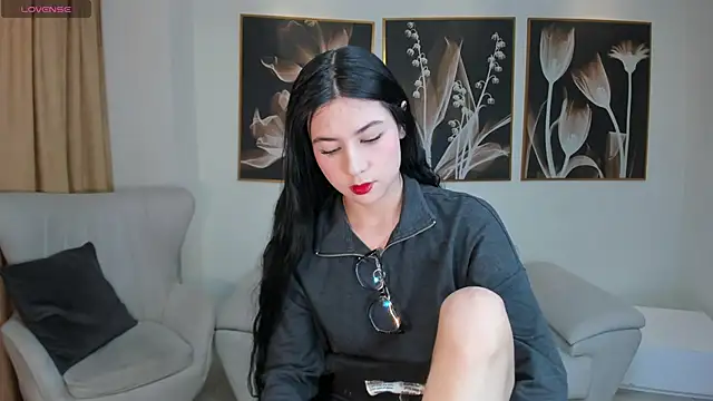 Snapshot of LaurentConnor chatting on October 19, 2025, 11:29 pm LaurentConnor online show from October 19, 2025, 11:29 pm