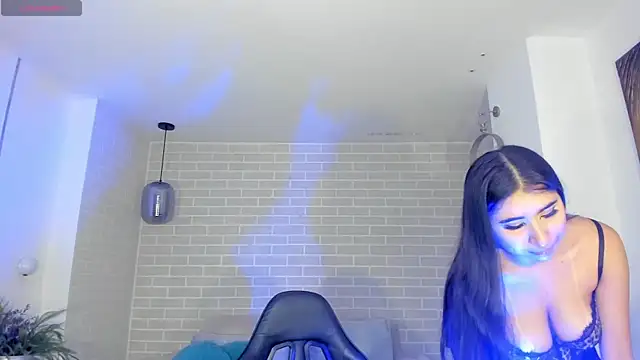 Snapshot of MayaMoretti_ chatting on June 21, 2026, 6:25 pm MayaMoretti online show from June 21, 2026, 6:25 pm