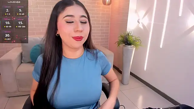 Snapshot of MayaMoretti_ chatting on June 8, 2026, 7:58 pm MayaMoretti online show from June 8, 2026, 7:58 pm