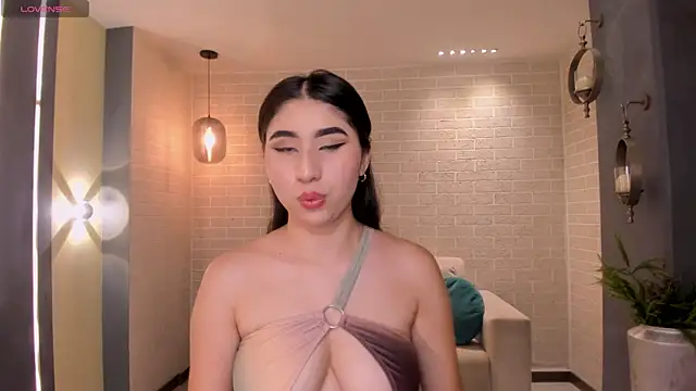 Snapshot of MayaMoretti_ chatting on September 27, 2025, 3:45 am MayaMoretti online show from September 27, 2025, 3:45 am